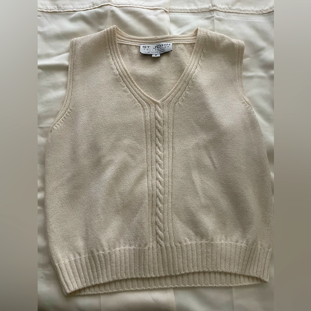 Sweater vest - St. John Collection by Marie Gray